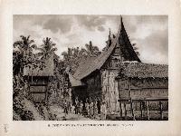 88 Type van een Minangkabausch huis met Loemboeng Sumatra
